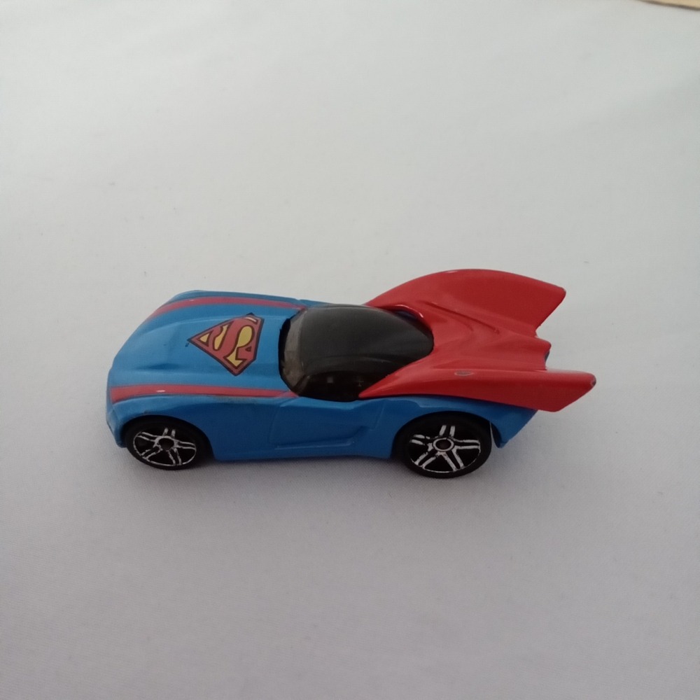 Hot Wheels Superman DC Comics Diecast Character Car Blue Red Cape Mattel W4511